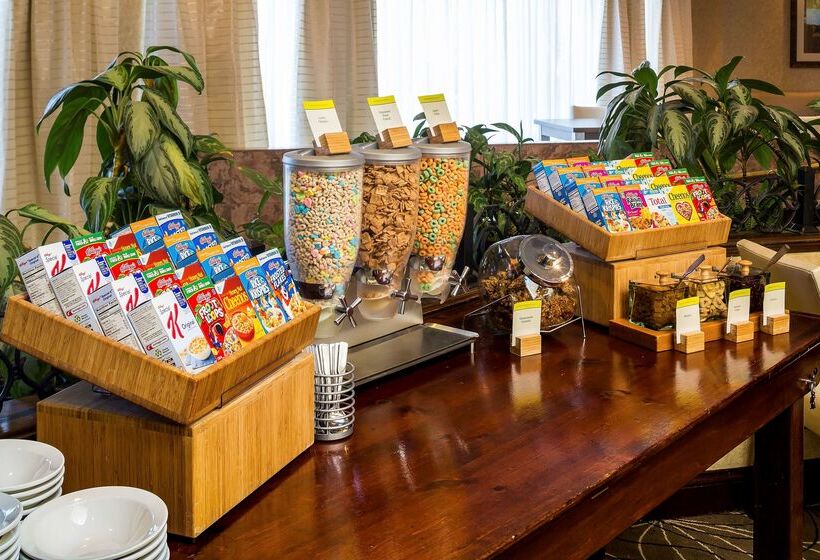 فندق Doubletree By Hilton  Boston  Milford