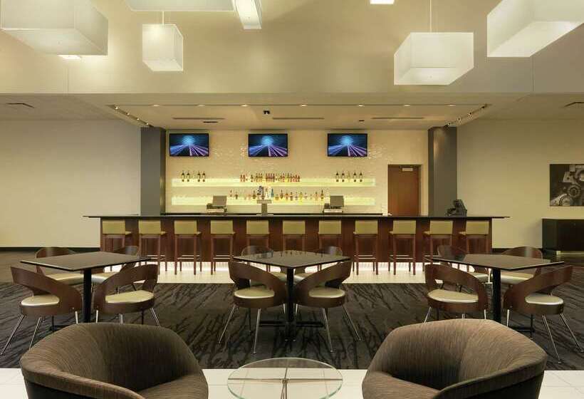 Отель Doubletree By Hilton  Cedar Rapids Convention Complex