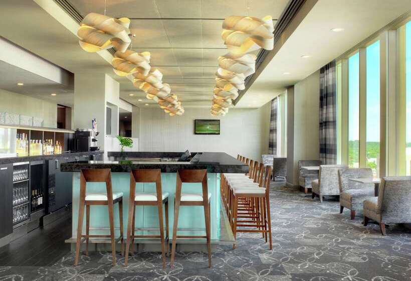 Отель Doubletree By Hilton  Cedar Rapids Convention Complex