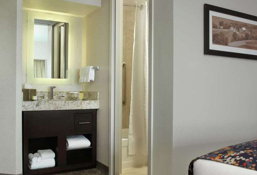 Отель Doubletree By Hilton  Cedar Rapids Convention Complex