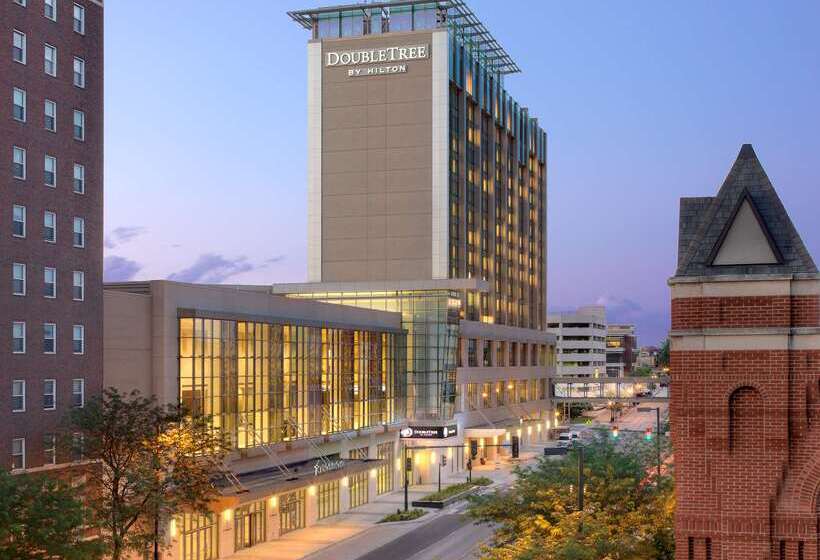 Отель Doubletree By Hilton  Cedar Rapids Convention Complex