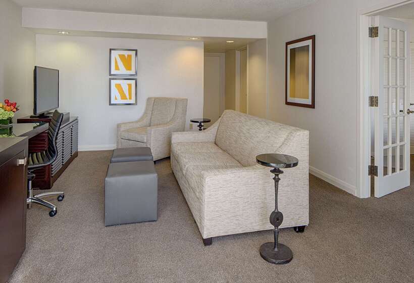 Doubletree By Hilton Hotel Houston   Greenway Plaza