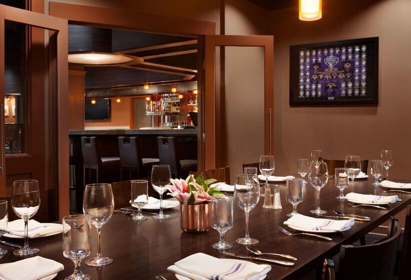 هتل Doubletree By Hilton Minneapolis Park Place