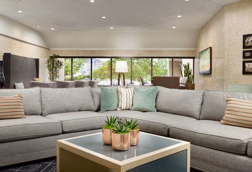 ホテル Doubletree By Hilton Minneapolis Park Place