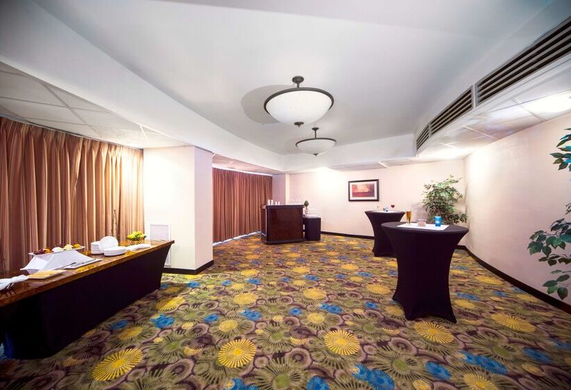 Doubletree By Hilton Hotel Portland