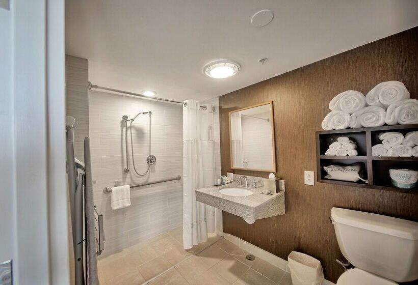 Doubletree By Hilton Hotel Portland