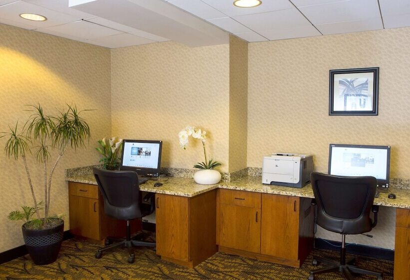 Doubletree By Hilton Hotel Portland