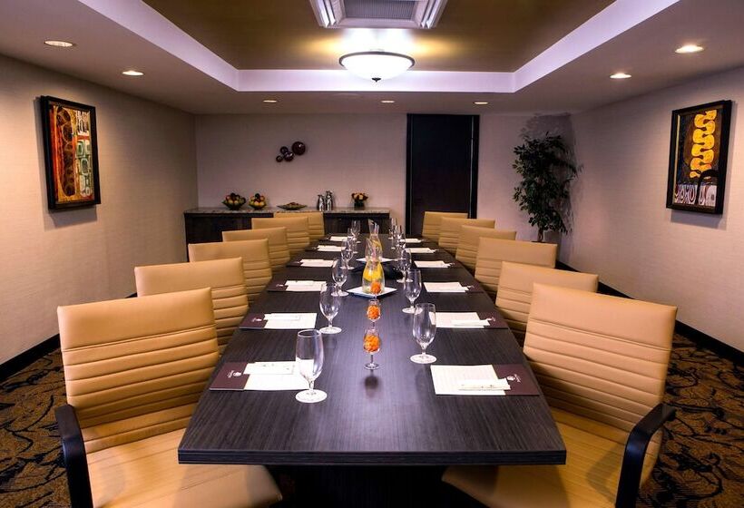 Doubletree By Hilton Hotel Portland