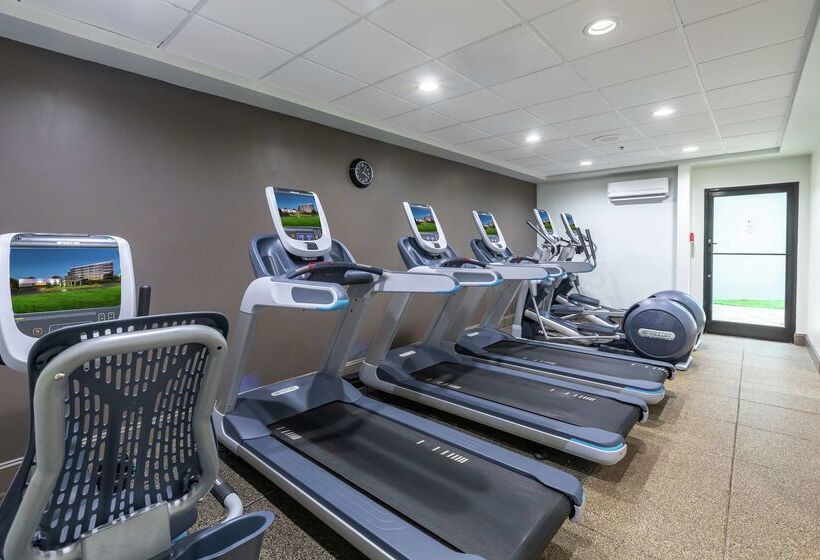 فندق Doubletree By Hilton Winston Salem University