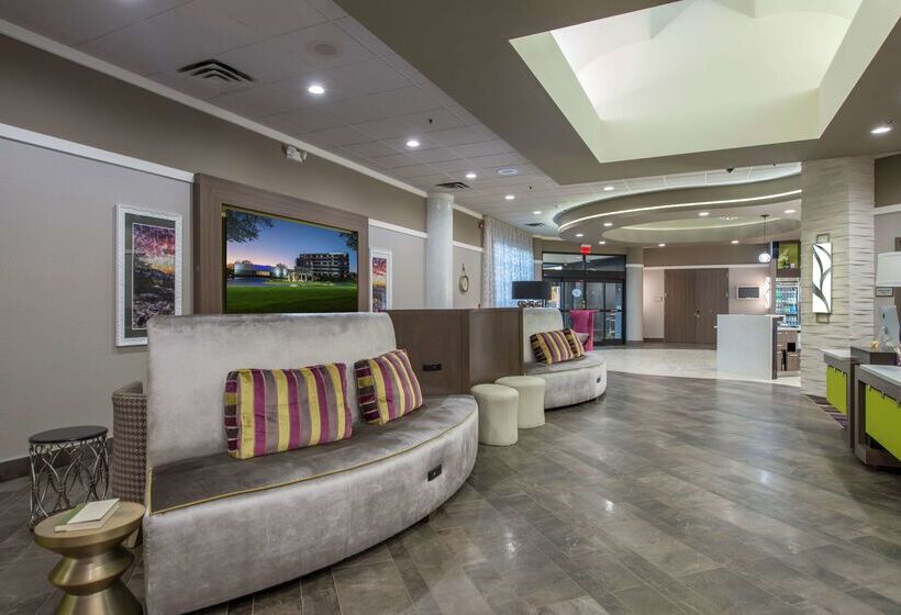 호텔 Doubletree By Hilton Winston Salem University