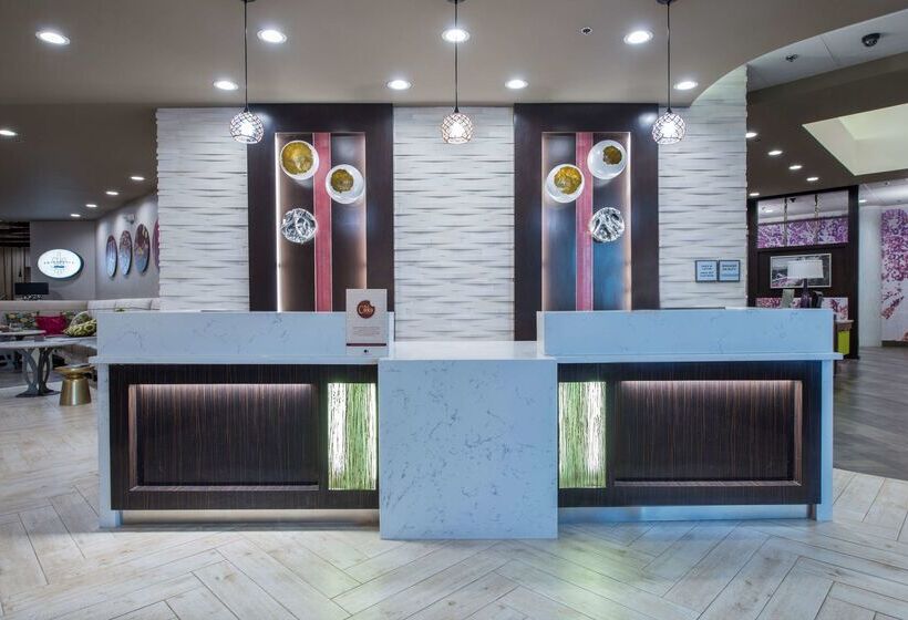 فندق Doubletree By Hilton Winston Salem University