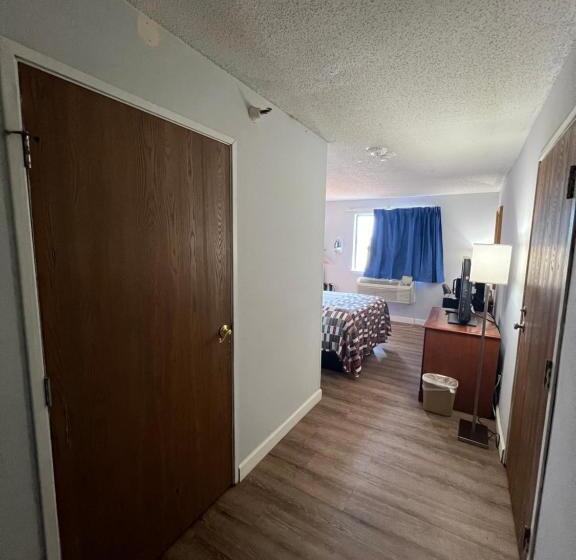 ホテル Economy 7 Inn   Norfolk