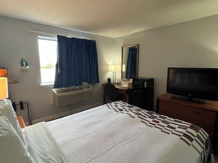 ホテル Economy 7 Inn   Norfolk