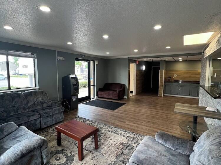 ホテル Economy 7 Inn   Norfolk