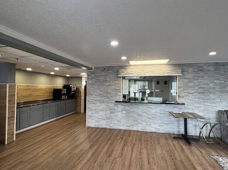 ホテル Economy 7 Inn   Norfolk