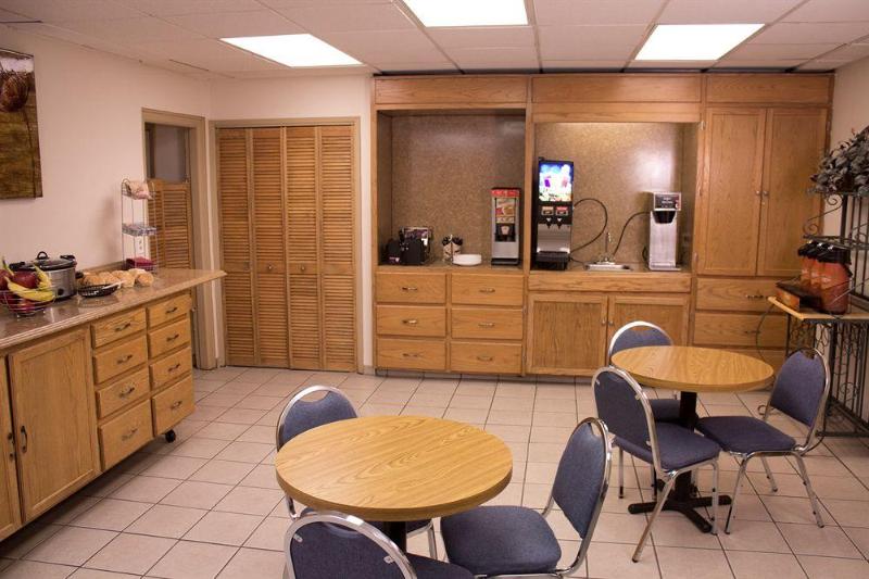 בית מלון כפרי Fairbridge Inn & Suites   Lewiston