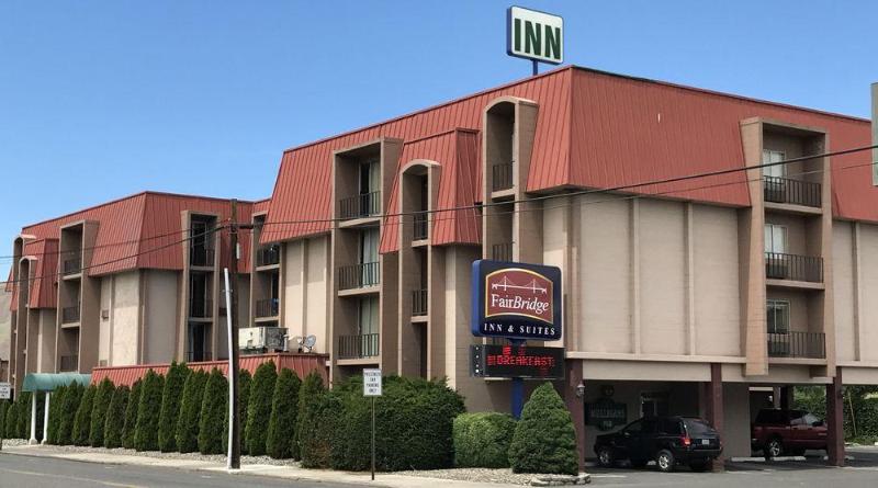בית מלון כפרי Fairbridge Inn & Suites   Lewiston