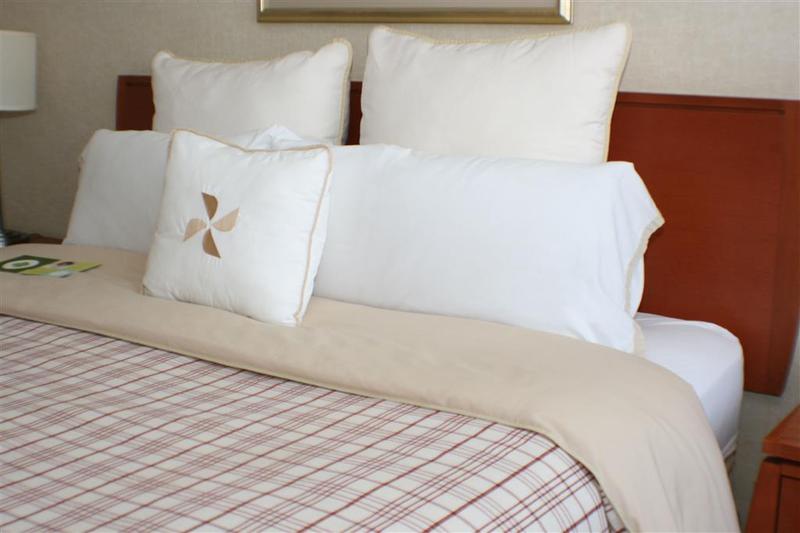 Отель Four Points By Sheraton Charlotte