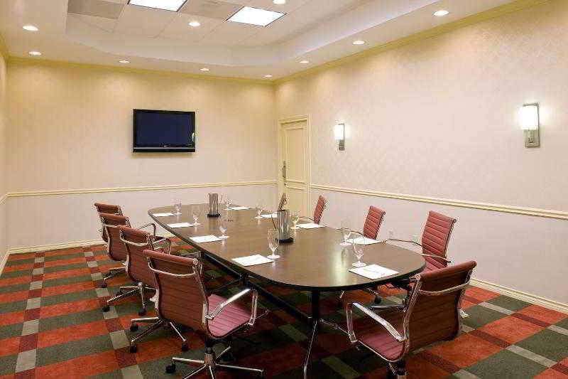 Отель Four Points by Sheraton Houston Memorial City