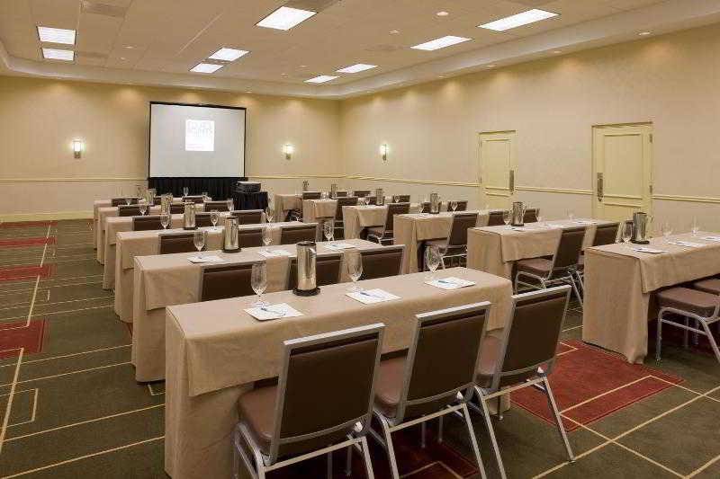 Отель Four Points by Sheraton Houston Memorial City