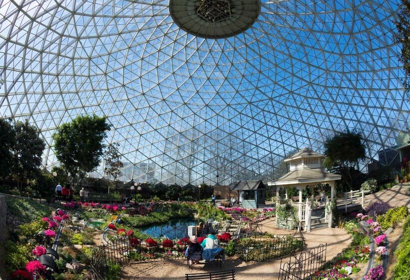 호텔 Four Points By Sheraton Milwaukee North Shore