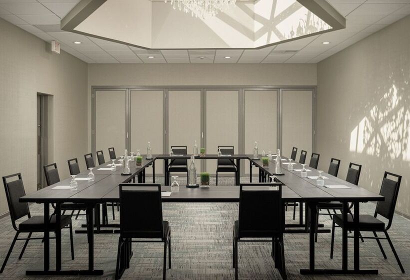 فندق Four Points By Sheraton Milwaukee North Shore