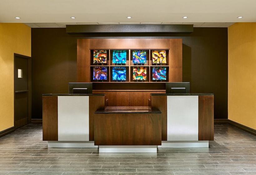 호텔 Four Points By Sheraton Milwaukee North Shore