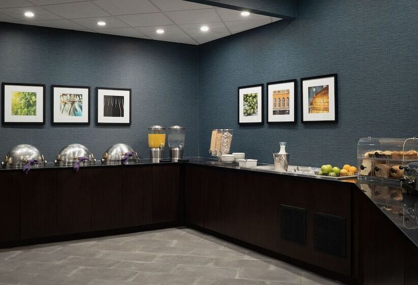 فندق Four Points By Sheraton Milwaukee North Shore