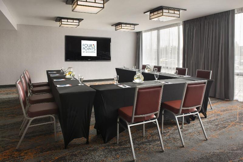 Отель Four Points Philadelphia Northeast