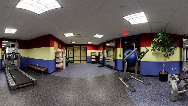 Отель Four Points Philadelphia Northeast