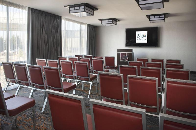 Отель Four Points Philadelphia Northeast