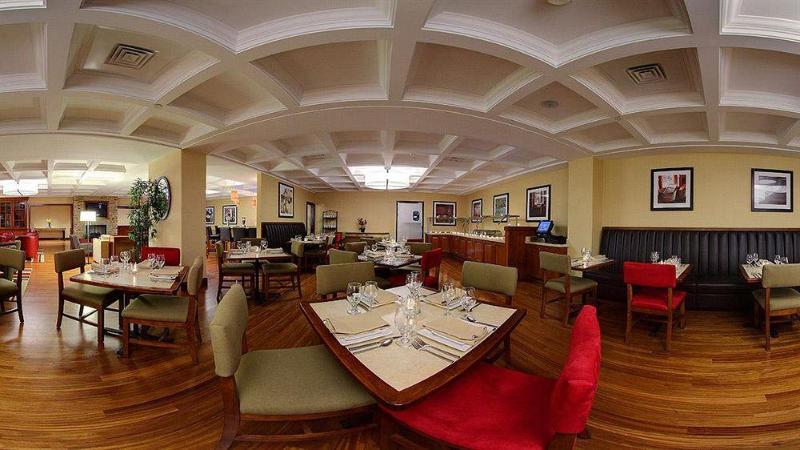 Отель Four Points Philadelphia Northeast