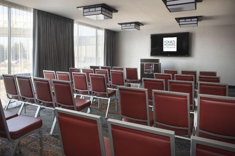 Отель Four Points Philadelphia Northeast