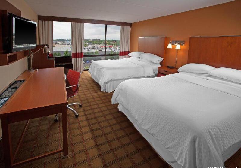 Отель Four Points Philadelphia Northeast