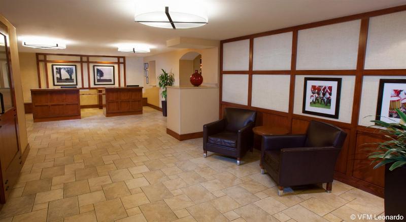 Отель Four Points Philadelphia Northeast