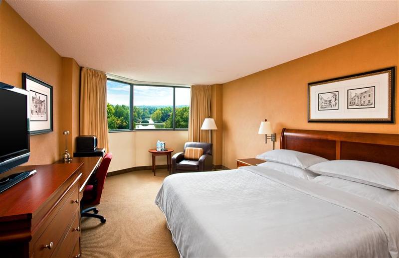 Отель Four Points By Sheraton Richmond