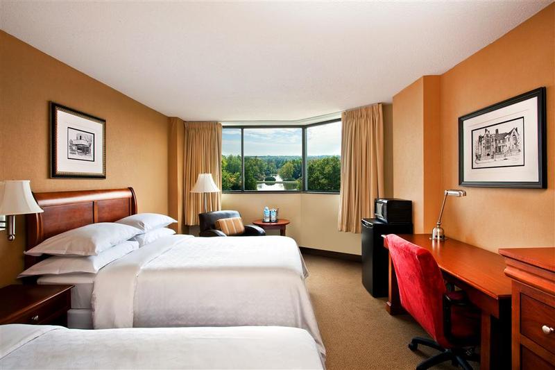 Отель Four Points By Sheraton Richmond