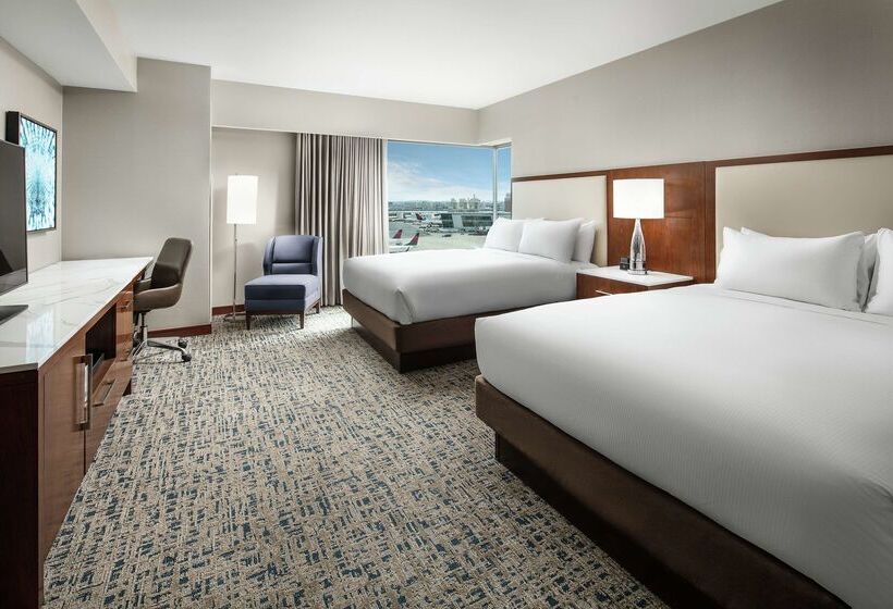 هتل Hilton Boston Logan Airport