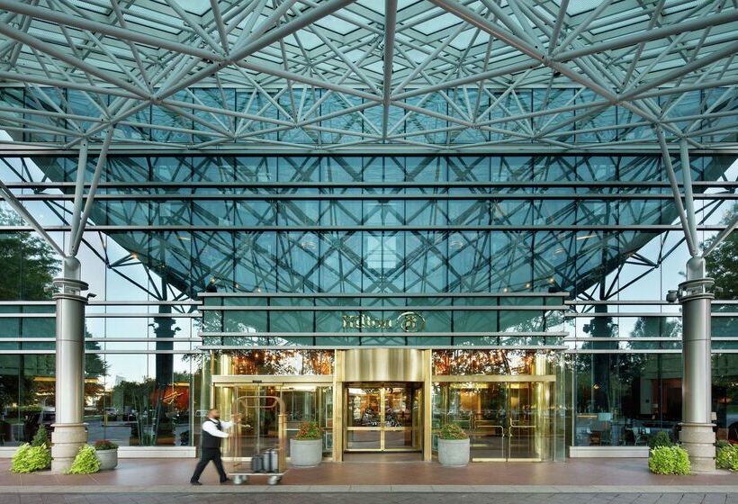 هتل Hilton Boston Logan Airport