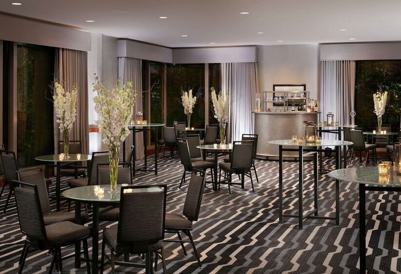 فندق Hilton Boston Logan Airport