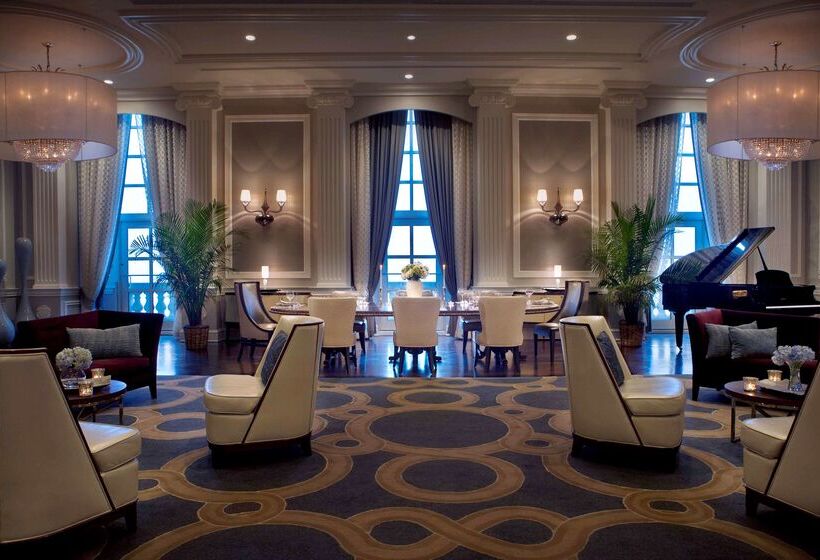 בית מלון כפרי Hilton Chicago