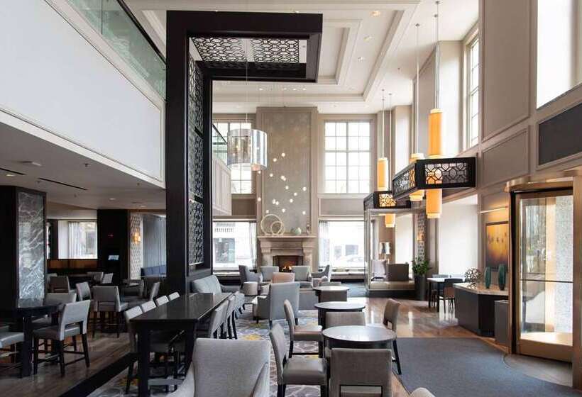 בית מלון כפרי Hilton Chicago