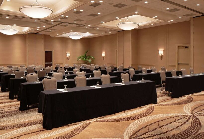 בית מלון כפרי Hilton Durham Near Duke University