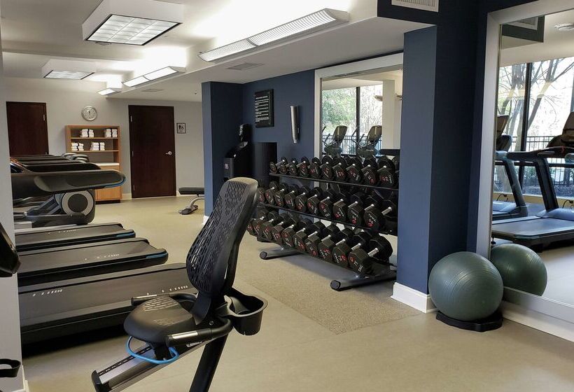 בית מלון כפרי Hilton Durham Near Duke University