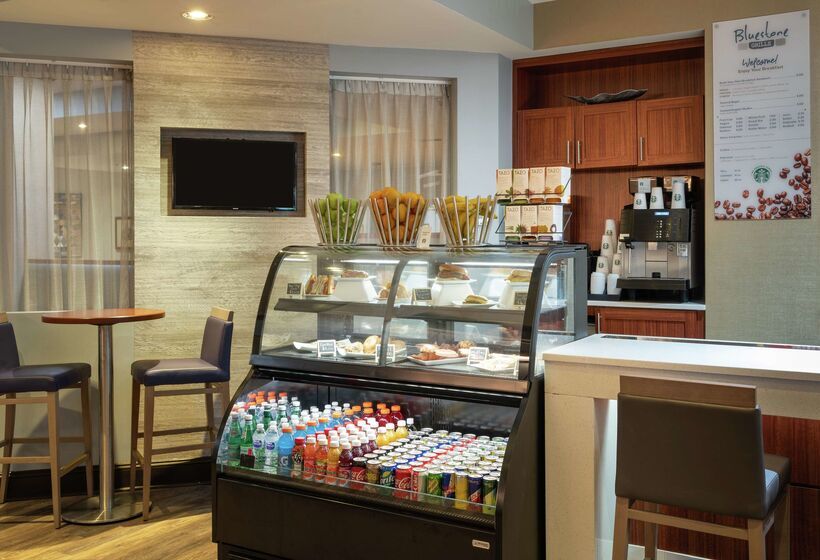 בית מלון כפרי Hilton Durham Near Duke University