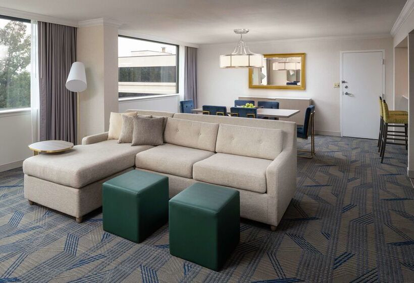 בית מלון כפרי Hilton Durham Near Duke University