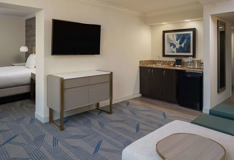 هتل Hilton Durham Near Duke University