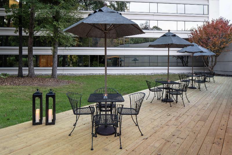 בית מלון כפרי Hilton Durham Near Duke University