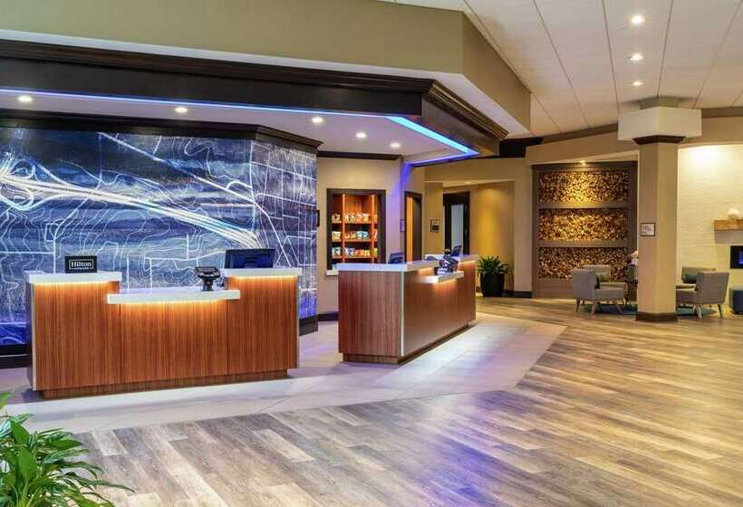 בית מלון כפרי Hilton Durham Near Duke University