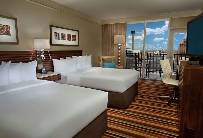 هتل Hilton Palacio Del Rio